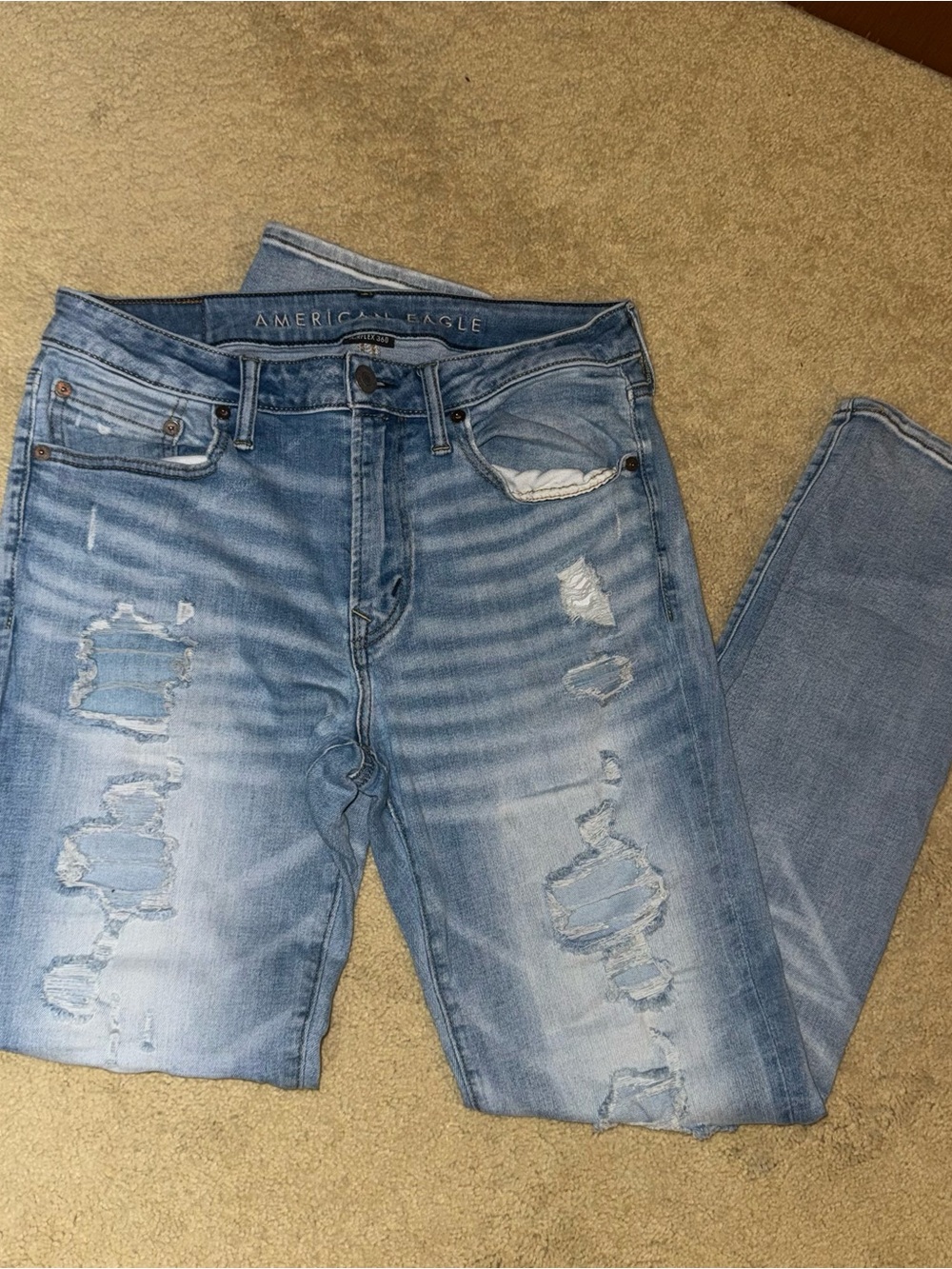 American Eagle Outfitters Light Blue Distressed Skinny Jeans